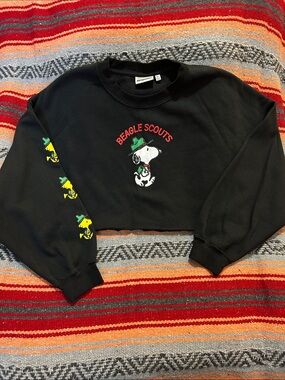 Beagle Scouts Snoopy Cropped Sweatshirt - Black